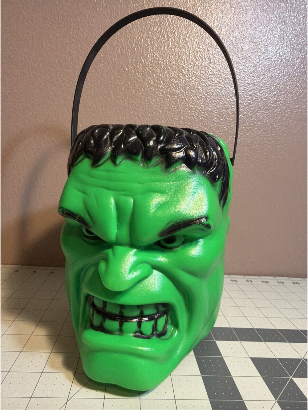 Y2K Incredible Hulk blowmold treat bucket HALLOWEEN